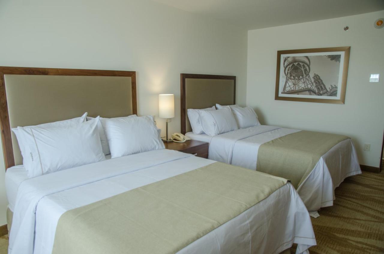 Holiday Inn Express And Suites Celaya By Ihg Cameră foto